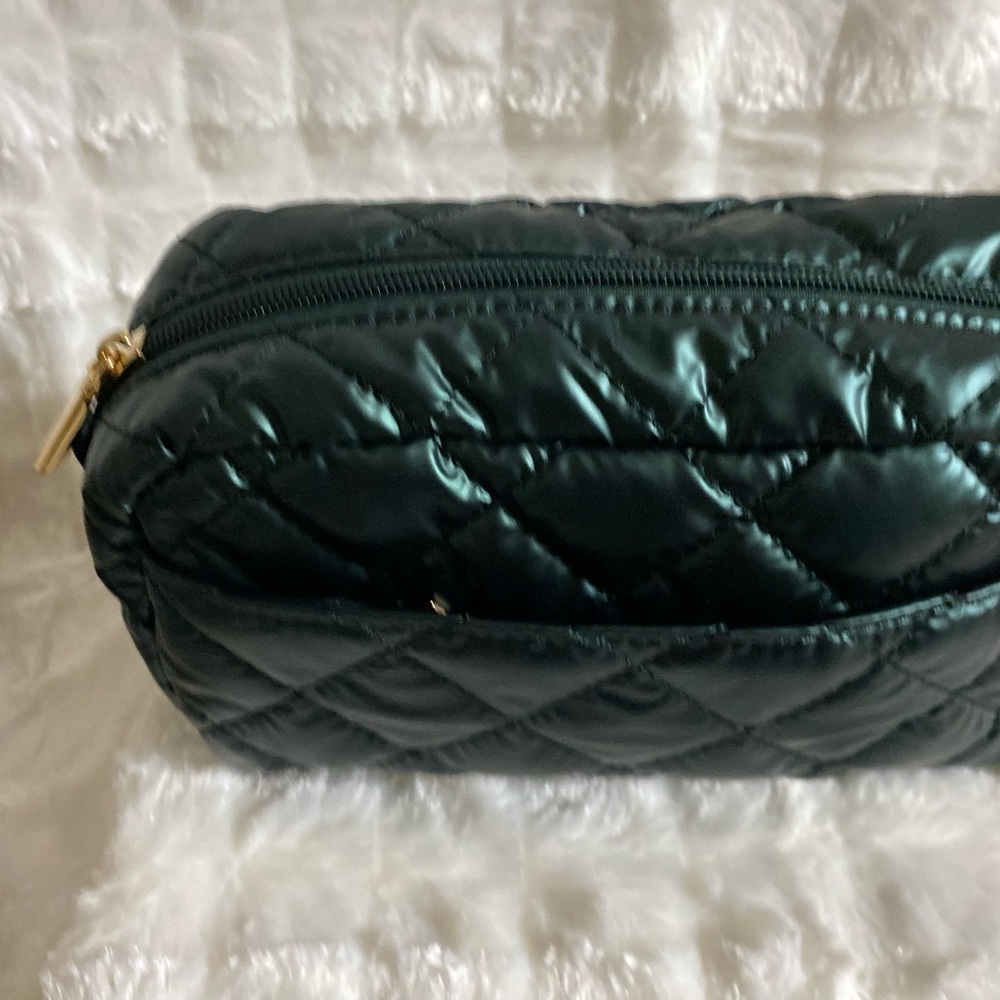 Beautiful Green preowned, padded cosmetic bag